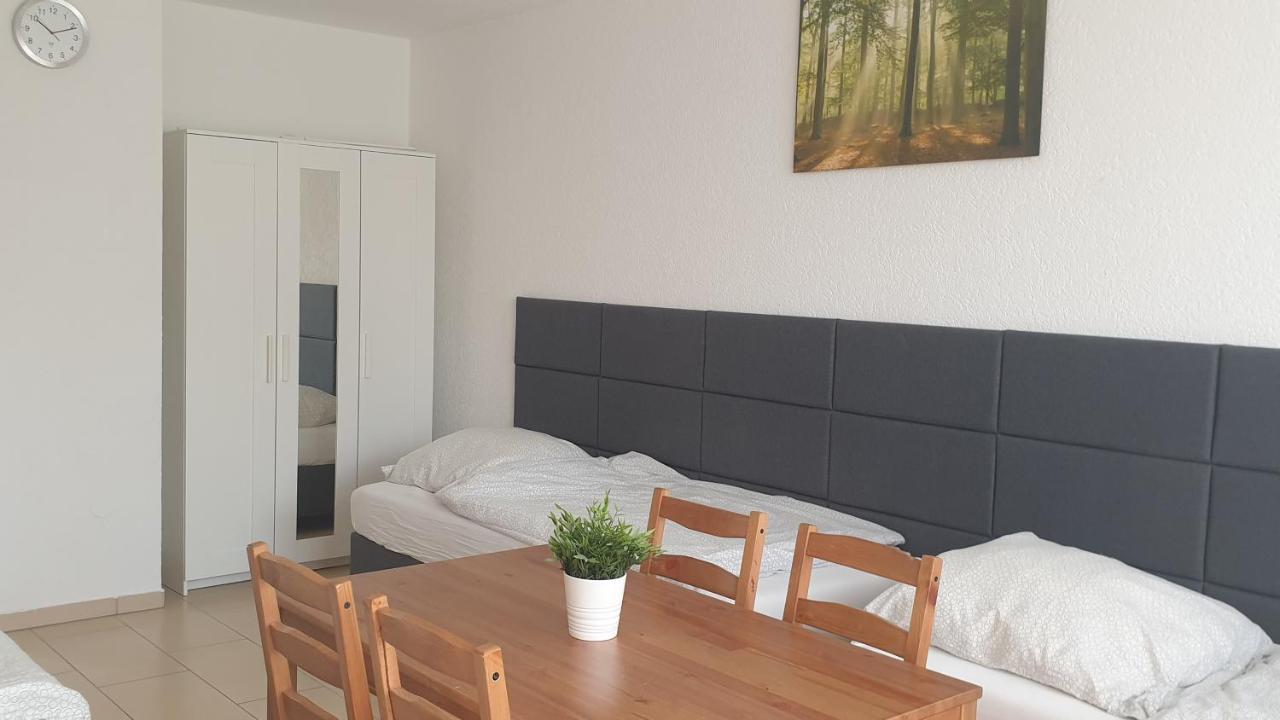 Workers-sleep-station Apartment Köln