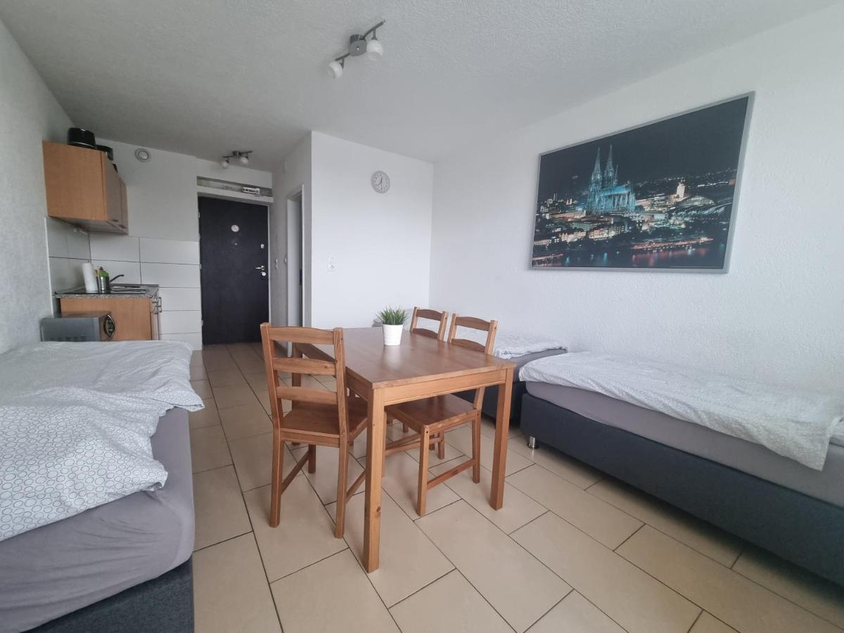 Workers-sleep-station Apartment Köln